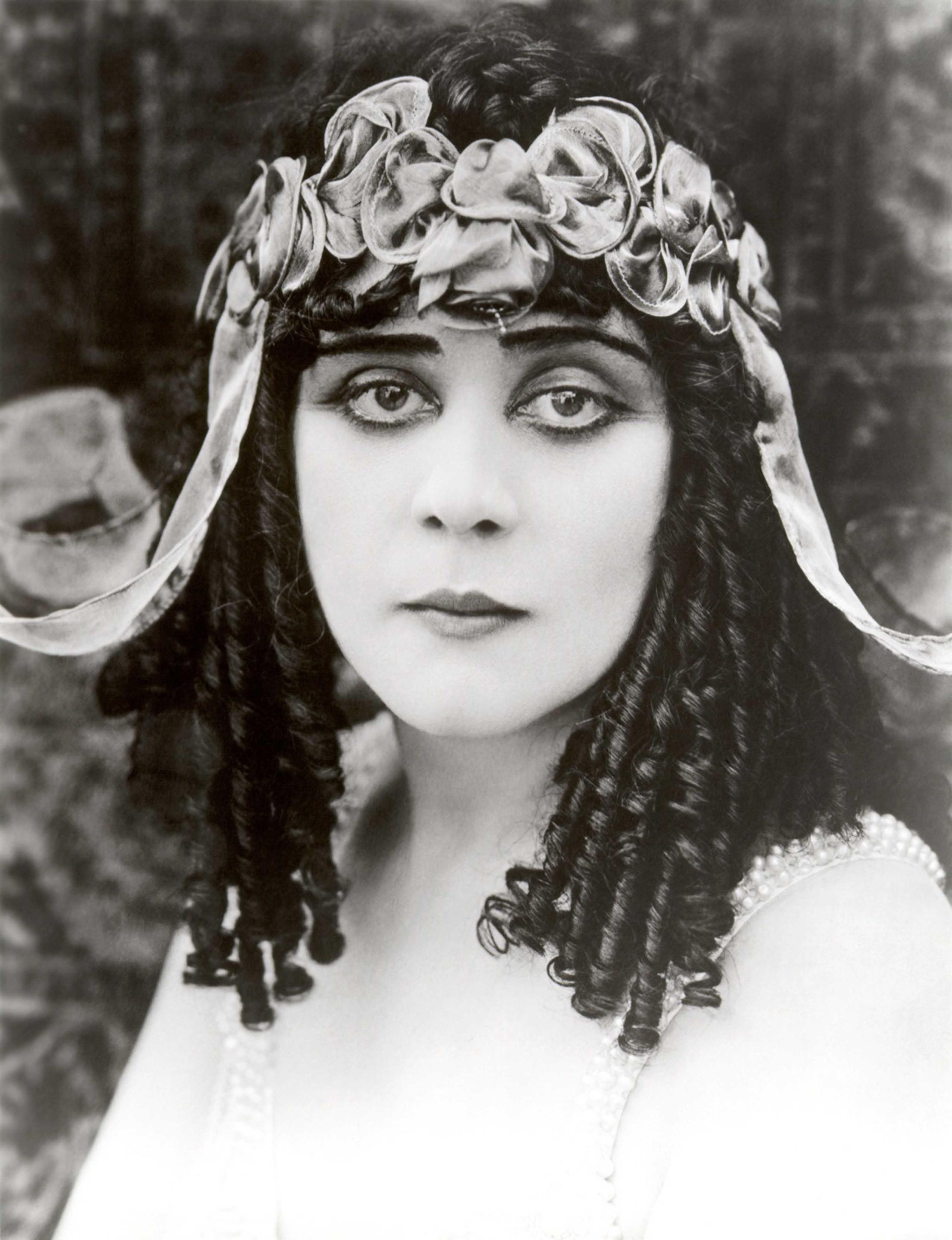 dorothy hebert add Theda Bara Nude photo