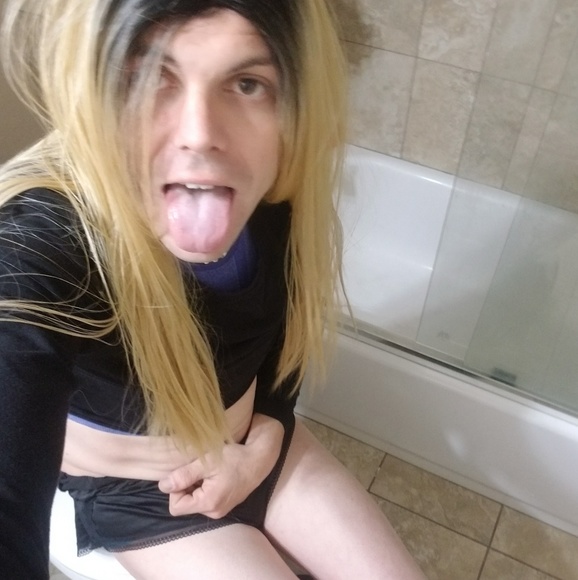 derek hendricks add Crossdresser Swallows photo