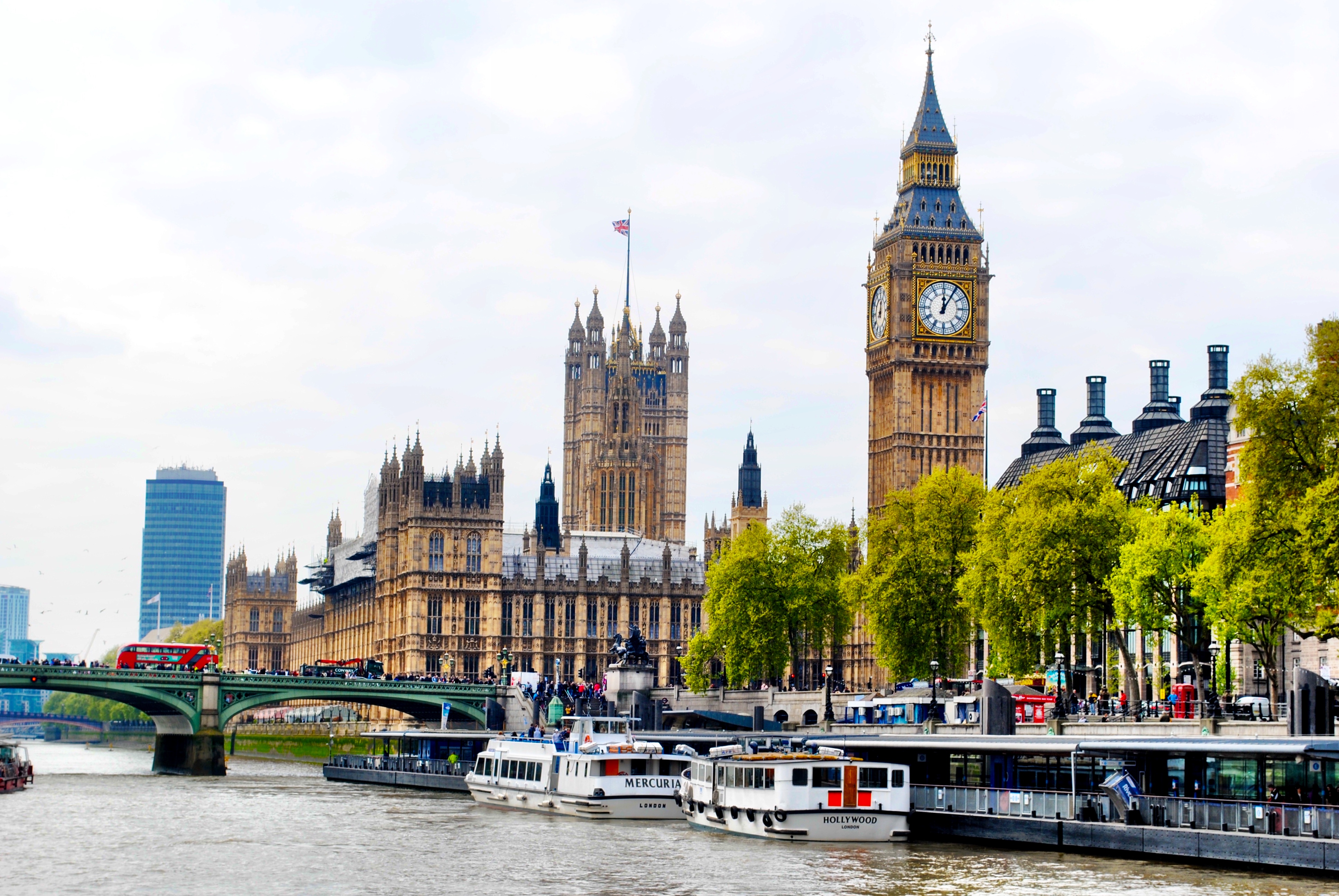 carey hurley add London River Naughty America photo