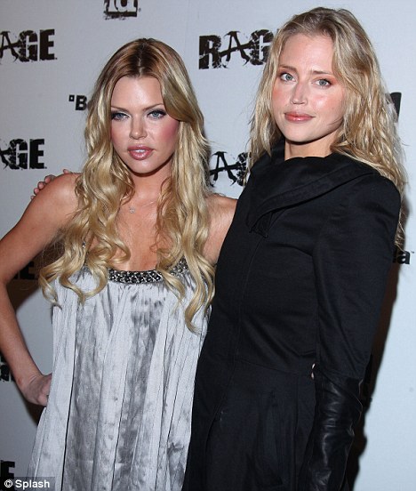 annabelle evans add Estella Warren Boobs photo