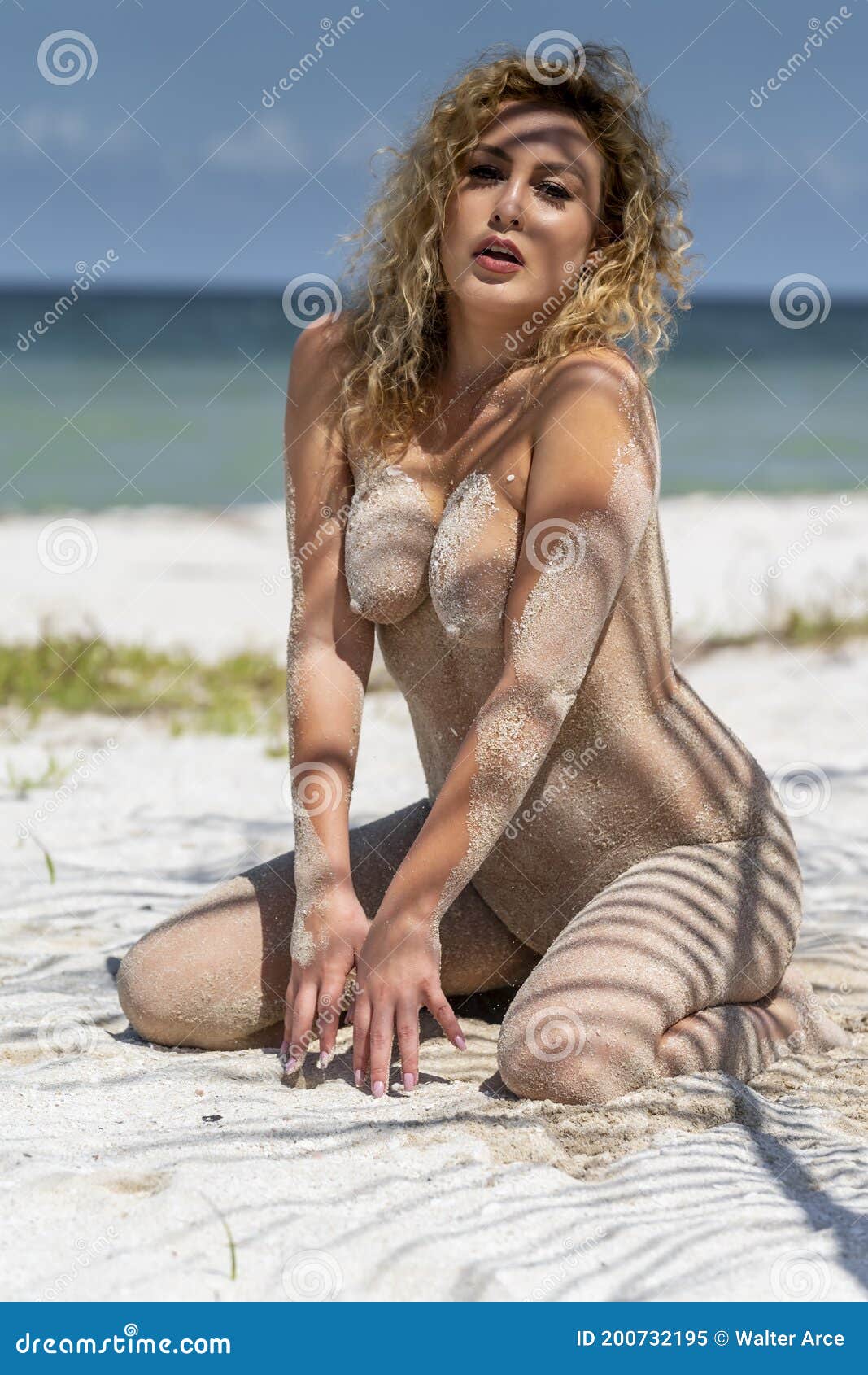 benedetta leone add Brunette Nude Beach photo