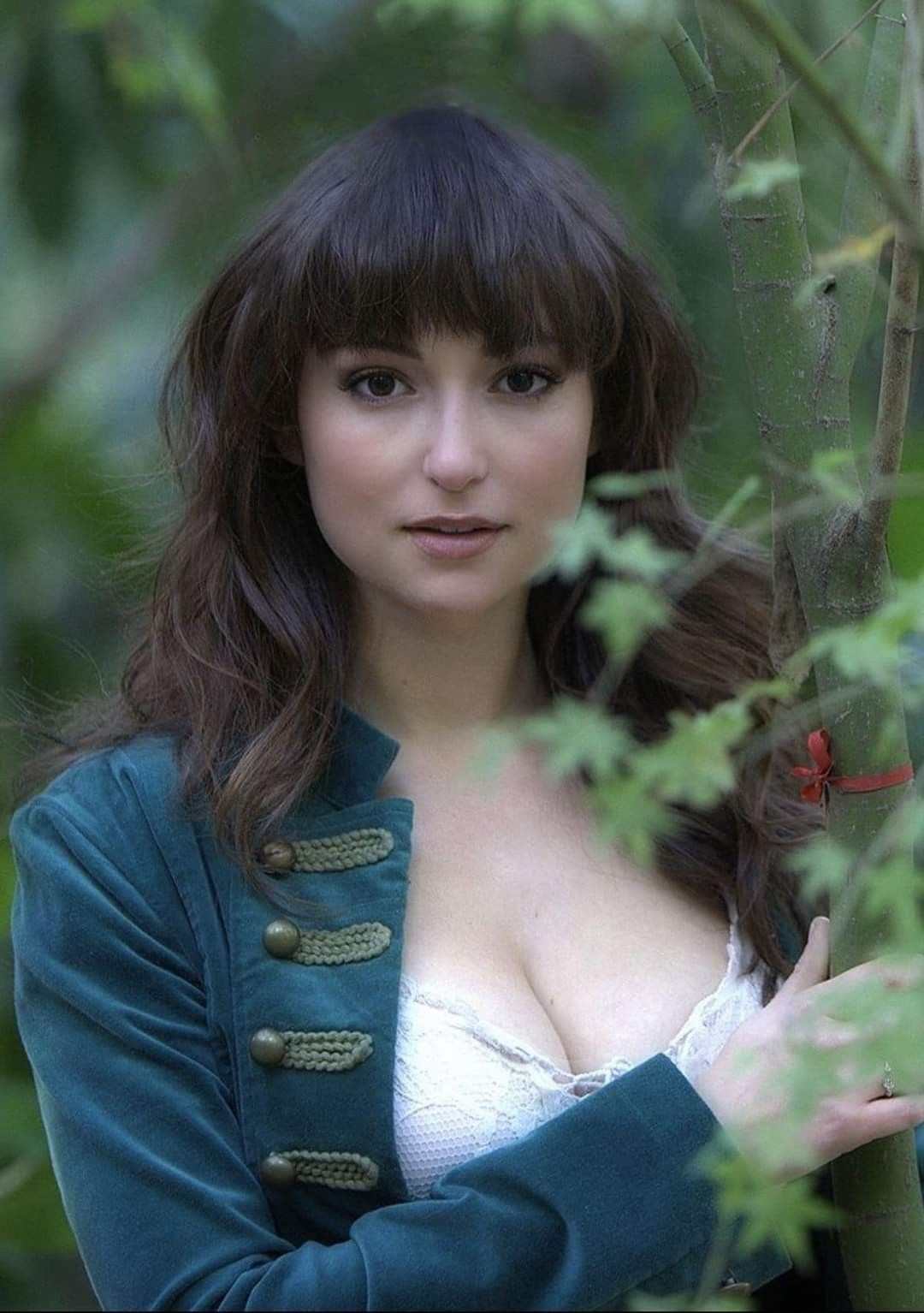 Milana Vayntrub Sexy Photos 19561