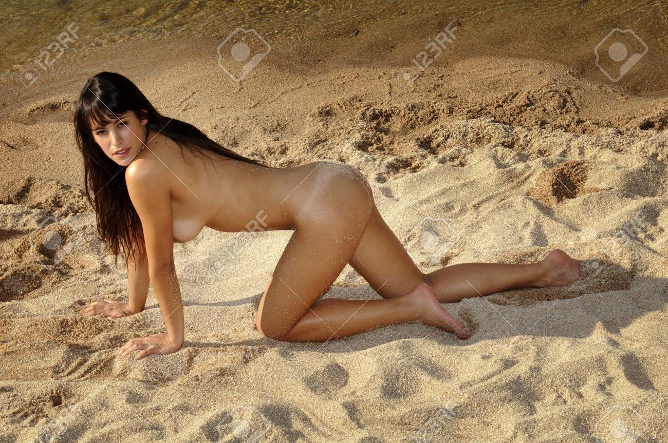 Brunette Nude Beach 16960