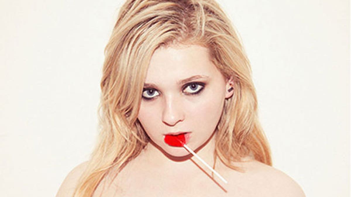 antonio shipp add Abigail Breslin Nude photo