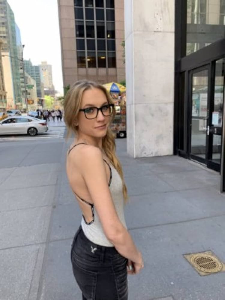 ann gleeson add Kat Timpf Nude photo