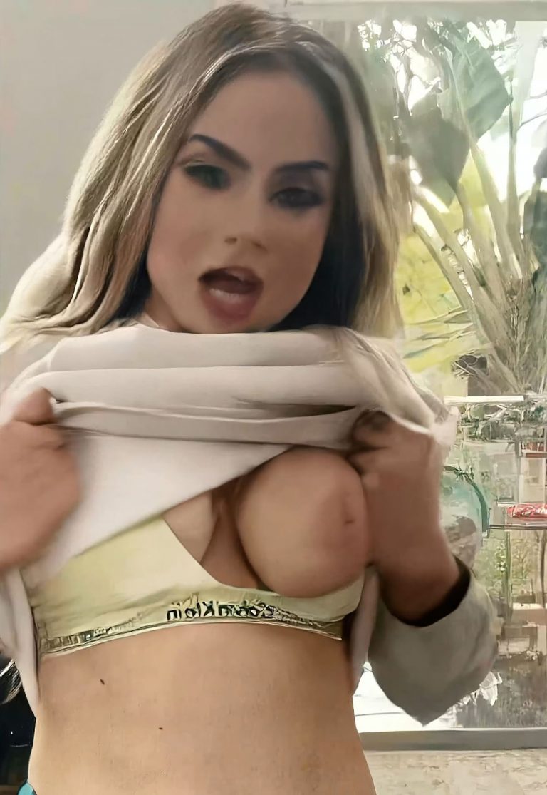 brad jeffs add Busty Jojo photo