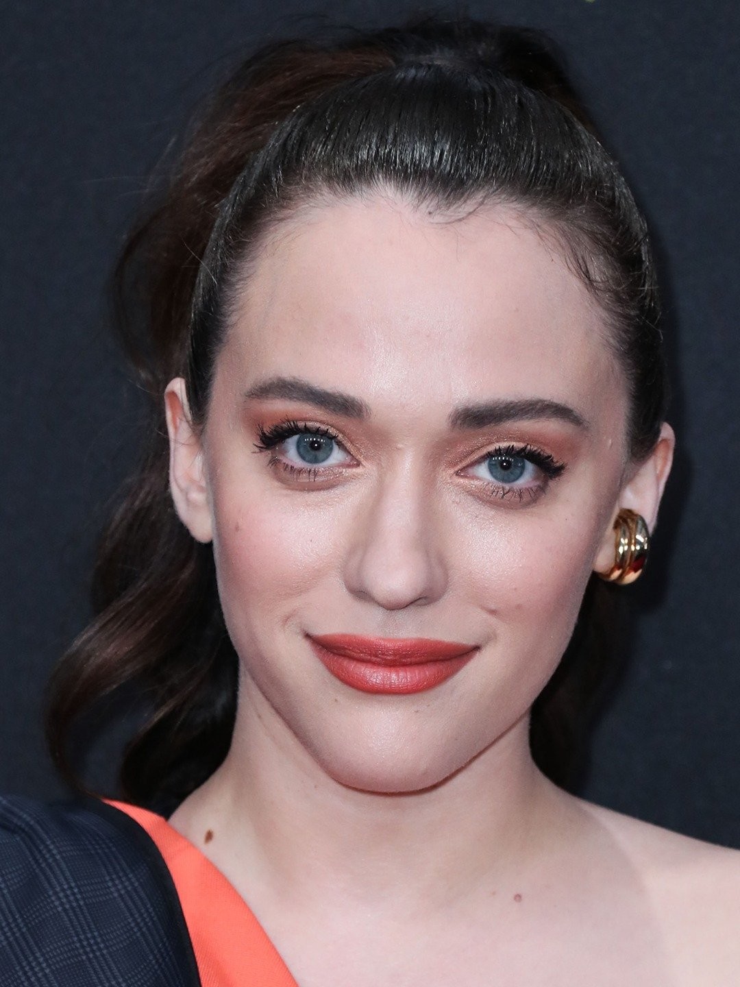 chari add Kat Dennings Leaked photo