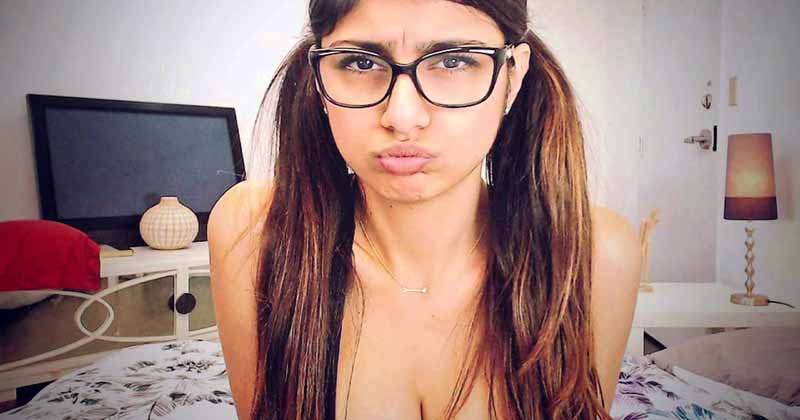 Mia Khalifa With Mom 17633