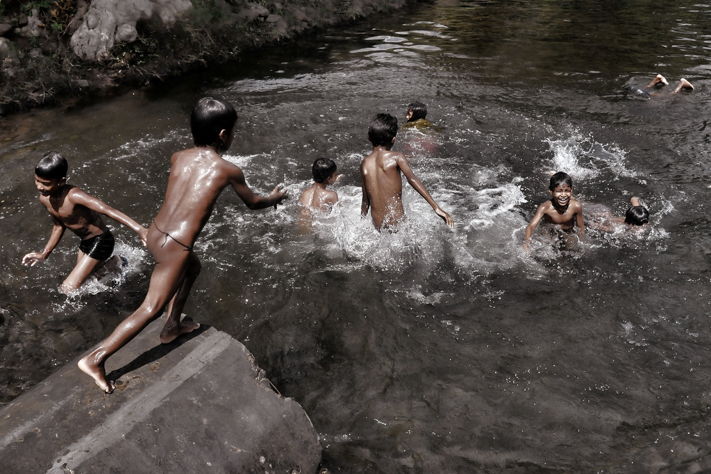 Naked Indian Bathing 19811