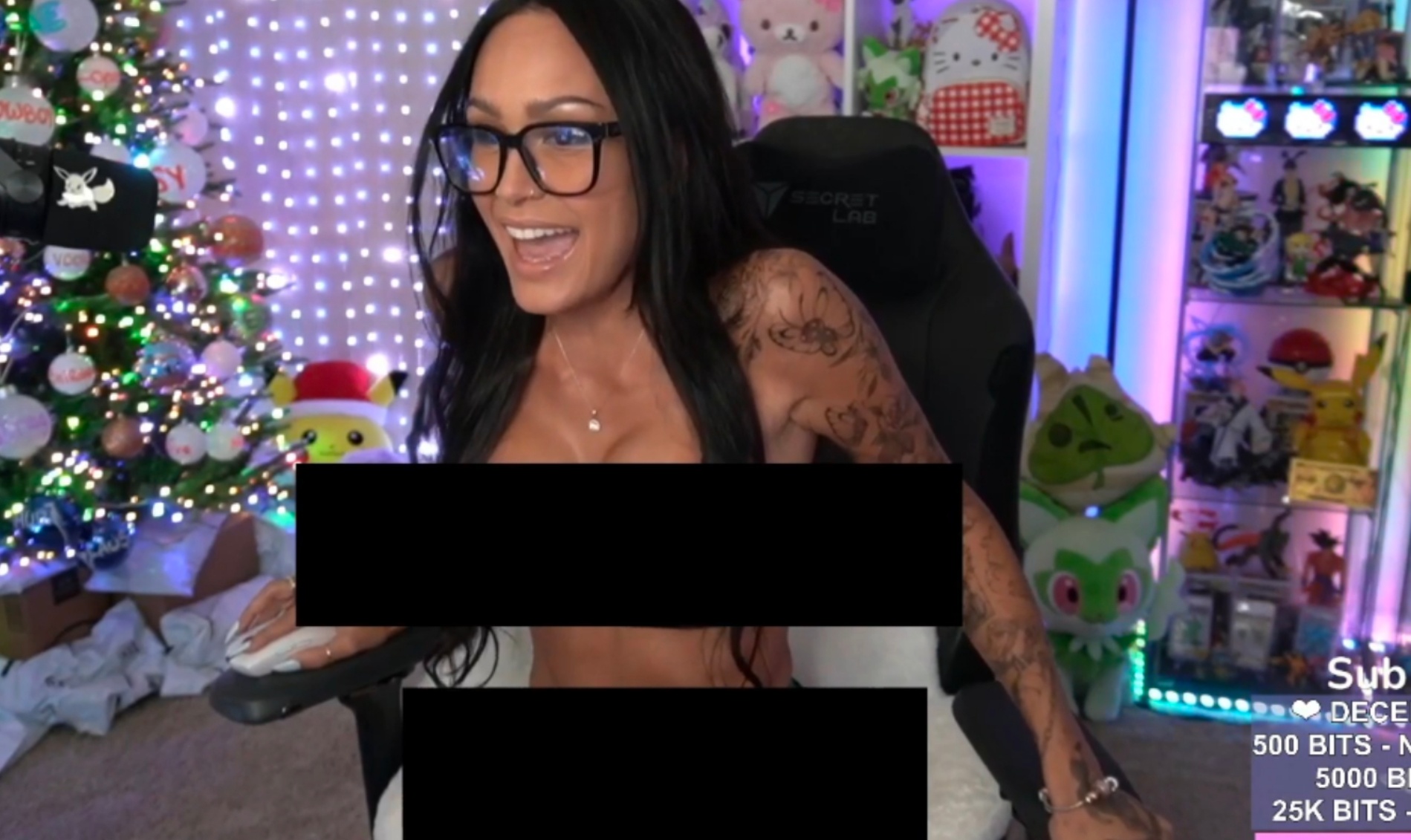 Naked Streamers 7427