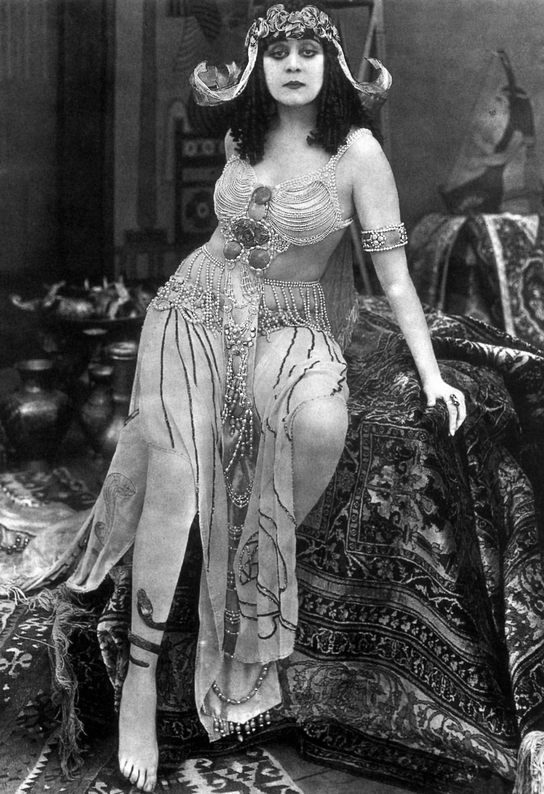 aliya malik add Theda Bara Nude photo